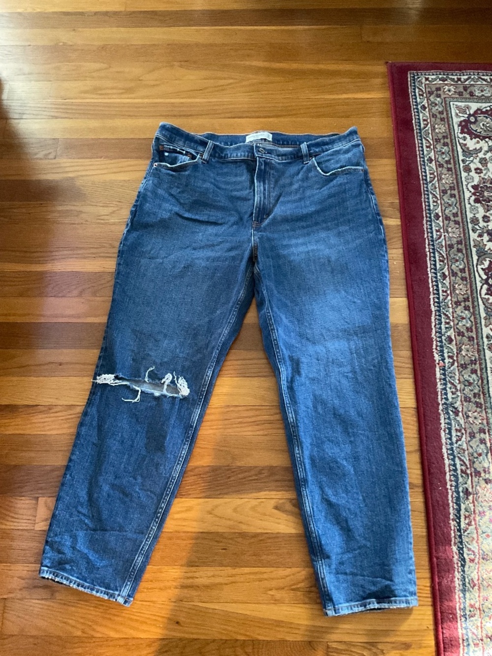 Abercrombie Fitch Jeans 33/16  Women’s Mom High Rise Jean Blue Denim Distressed